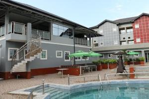 Bazén v ubytování All Seasons Hotel - Executive nebo v jeho okolí