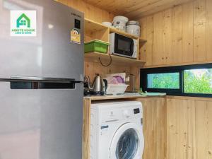 Fotografie z fotogalerie ubytování Tiny house on Koh Lanta only 2 minutes walk to the beach v destinaci Ban Mo Nae