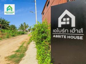Fotografie z fotogalerie ubytování Tiny house on Koh Lanta only 2 minutes walk to the beach v destinaci Ban Mo Nae