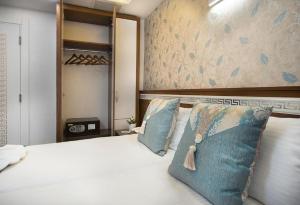 Postel nebo postele na pokoji v ubytování Lika Hotel - Standard Double or Twin Room in Istanbul