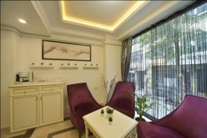 Posezení v ubytování Lika Hotel - Standard Double or Twin Room in Istanbul