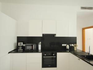 Fotografie z fotogalerie ubytování Modern 2-bedroom apartment located in an exclusive area v destinaci Ayios Nikolaos