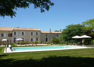 Gallery image of Domaine du Papillon in Lesparre-Médoc