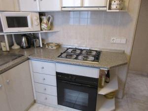 Fotografia z galérie ubytovania Beautiful 2-bedroom apartment less than 50m from the beach and side sea views v destinácii Torrevieja