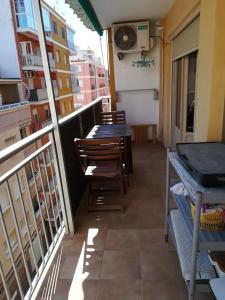Fotografia z galérie ubytovania Beautiful 2-bedroom apartment less than 50m from the beach and side sea views v destinácii Torrevieja