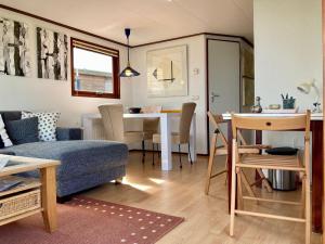 Χώρος καθιστικού στο Waterfront holiday home Sonnenschein 3 persons with sauna +33 φωτογραφίες