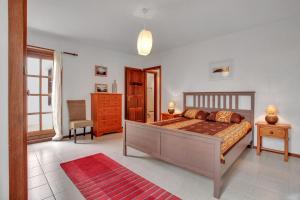 Postel nebo postele na pokoji v ubytování Villa with sea view and pool + 26 fotografií
