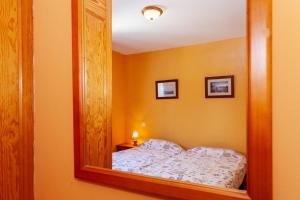 Posteľ alebo postele v izbe v ubytovaní Apartment near the beach, big terrace with nice sea views, wifi and parking