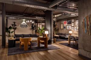 Istumisnurk majutusasutuses The LOOM Hotel, Tapestry Collection by Hilton