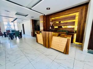 Predel za sedenje v nastanitvi Royal Residency Inn - Manali