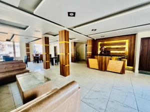 Predel za sedenje v nastanitvi Royal Residency Inn - Manali