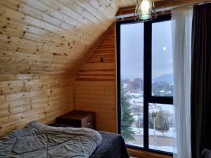Pogled na planinu ili pogled na planinu iz vikend naselja