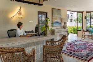 Televiisor ja/või meelelahutuskeskus majutusasutuses Aleenta Hua Hin - Pranburi - The Small Luxury Hotels of the World