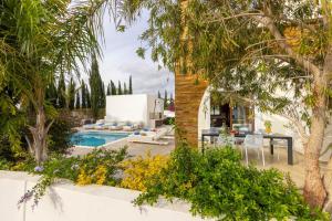 Πισίνα στο ή κοντά στο villa Ionion H32