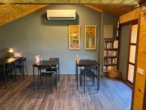 Ruang duduk di 撒花咖啡民宿 Sakinu & Hanaku Cafe' Hostel