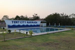 Praveg Tent City Narmada, Statue of Unity内部或周边的泳池