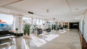 Posezení v ubytování Hotel Bahia Sur