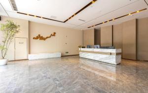 The lobby or reception area at The Mulian Hotel, Chengdu Frontier Medical Center