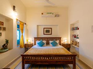 Una cama o camas en una habitación de Moustache Jodhpur