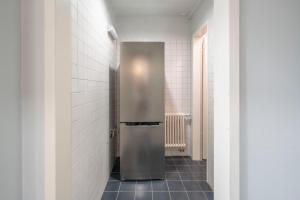 A bathroom at Homely Berlin - Central, Spacious, Rosenthaler Platz I Cafe