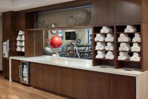 Fitness centrum a/nebo fitness zařízení v ubytování AC Hotel by Marriott Minneapolis Downtown