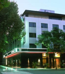 O edifício em que o hotel se localiza