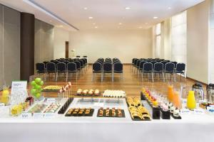 Comida no hotel ou em algum lugar perto