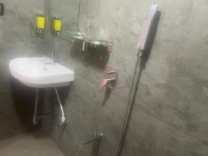 Koupelna v ubytování La Sea Vue Goa + 30 fotografií
