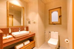 Lemon Tree Resort, Thimphu, Bhutan的一间浴室
