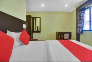 Fotografie z fotogalerie ubytování Hotel happy rooms v destinaci Secunderābād + 9 fotografií