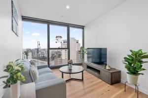 Gallery image of RiverViews 1BR 1BA Skytower Apt with Pool, Gym, Sauna in Brisbane +25 photos