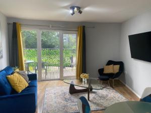 Posezení v ubytování MCR-2bed2bathAptParkingLUX Canal
