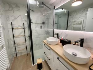 Phòng tắm tại TADORNES 2 - Appartement duplex Carnac, Piscine - T130 +15 ảnh