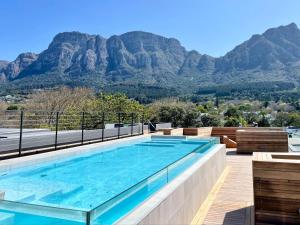 Pogled na planinu ili pogled na planinu iz pansiona