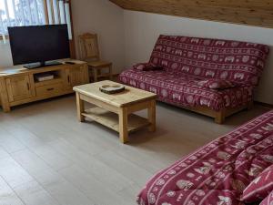 Μια τηλεόραση ή/και κέντρο ψυχαγωγίας στο Duplex lumineux 8 pers, terrasse sud, 150m des pistes - Orcières Merlette - FR-1-262-124