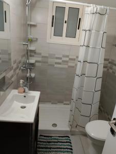 Fotografie z fotogalerie ubytování Two bedroom holidays apartment, walking distance to the beach and Harbour v destinaci Paphos
