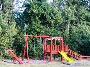 Zona de joacă pentru copii de la Casas 2 de relajo Bosques del sur
