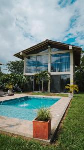 Bazén v ubytování Ecoparadise Hotel nebo v jeho okolí