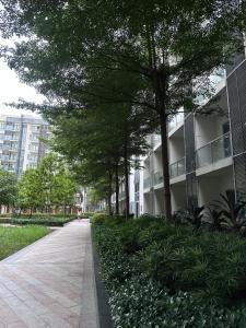 Aed väljaspool majutusasutust 81 Newport Blvd Cluster 5 Unit 4E by Rechelle Nunag