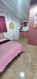 Kuchyň nebo kuchyňský kout v ubytování les gîtes de la belle fleur bungalow TULIPE