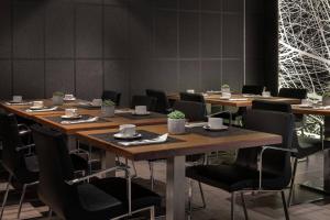 A restaurant or other place to eat at AC Hotel Atocha by Marriott