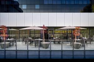 A restaurant or other place to eat at AC Hotel Atocha by Marriott