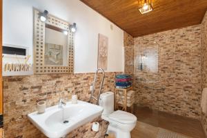 Un baño de Casa Las Toscas