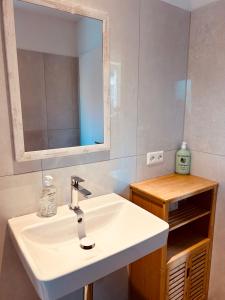 Apartments La Rosa的一间浴室