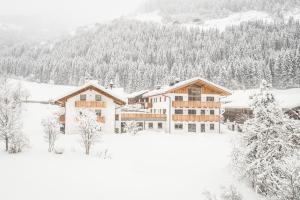 Untermairhof Appartment Residence during the winter