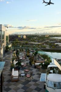 Letecký snímek ubytování Renaissance New York Flushing Hotel at Tangram