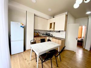 Кухня или мини-кухня в For kind people
