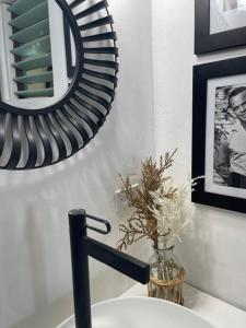Gambar di galeri bagi Catcha Falling Star di Negril