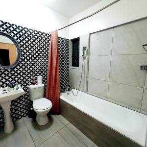 Ένα μπάνιο στο Effortless Budget Apartment Southernwood