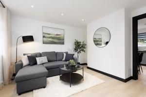 Gallery image of Bright & Stylish Home Nestled at the Edge of Exmoor in Tiverton +14 photos